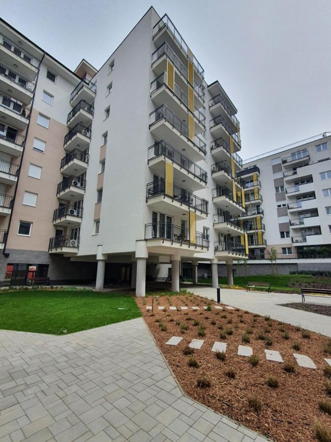Park West - Free Parking Apartman